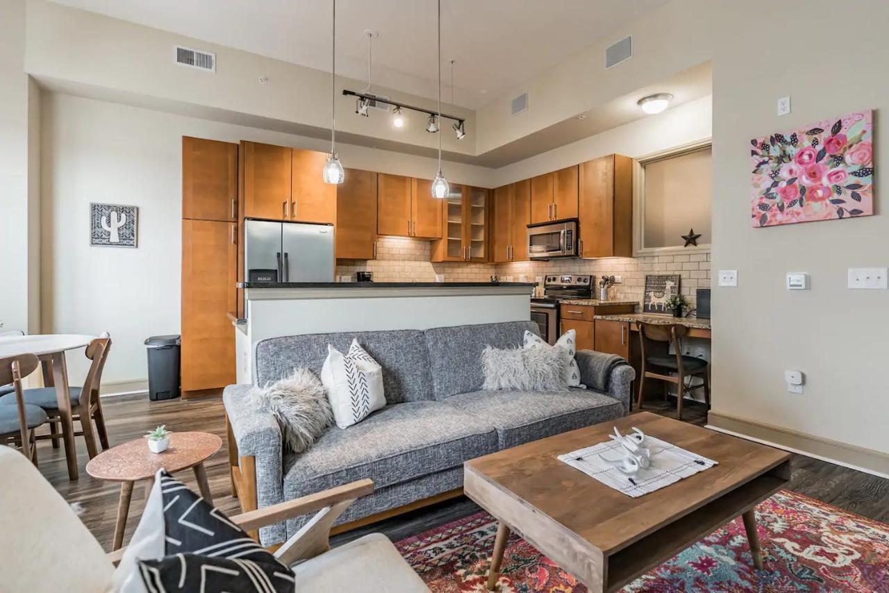Spacious Flat + Gym + Pool Apartment Houston Exterior photo