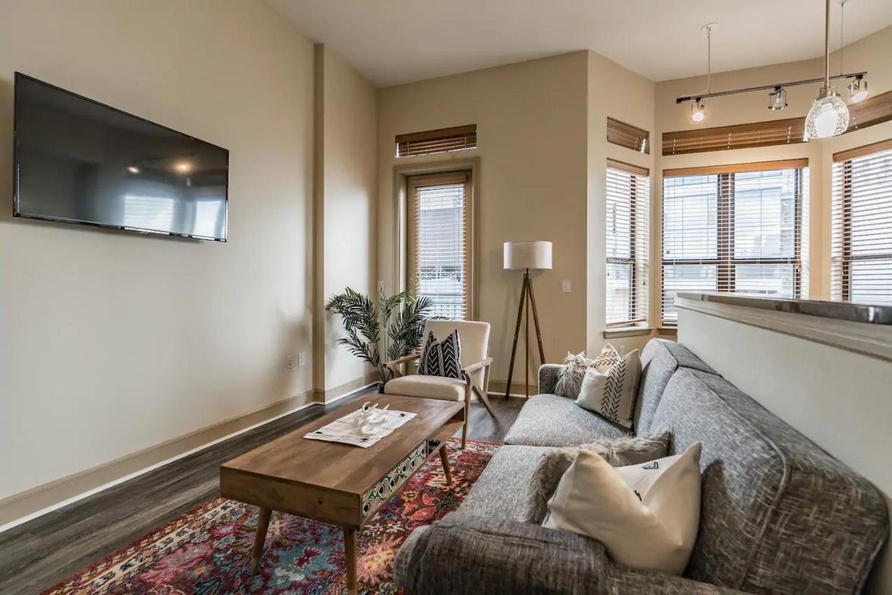 Spacious Flat + Gym + Pool Apartment Houston Exterior photo