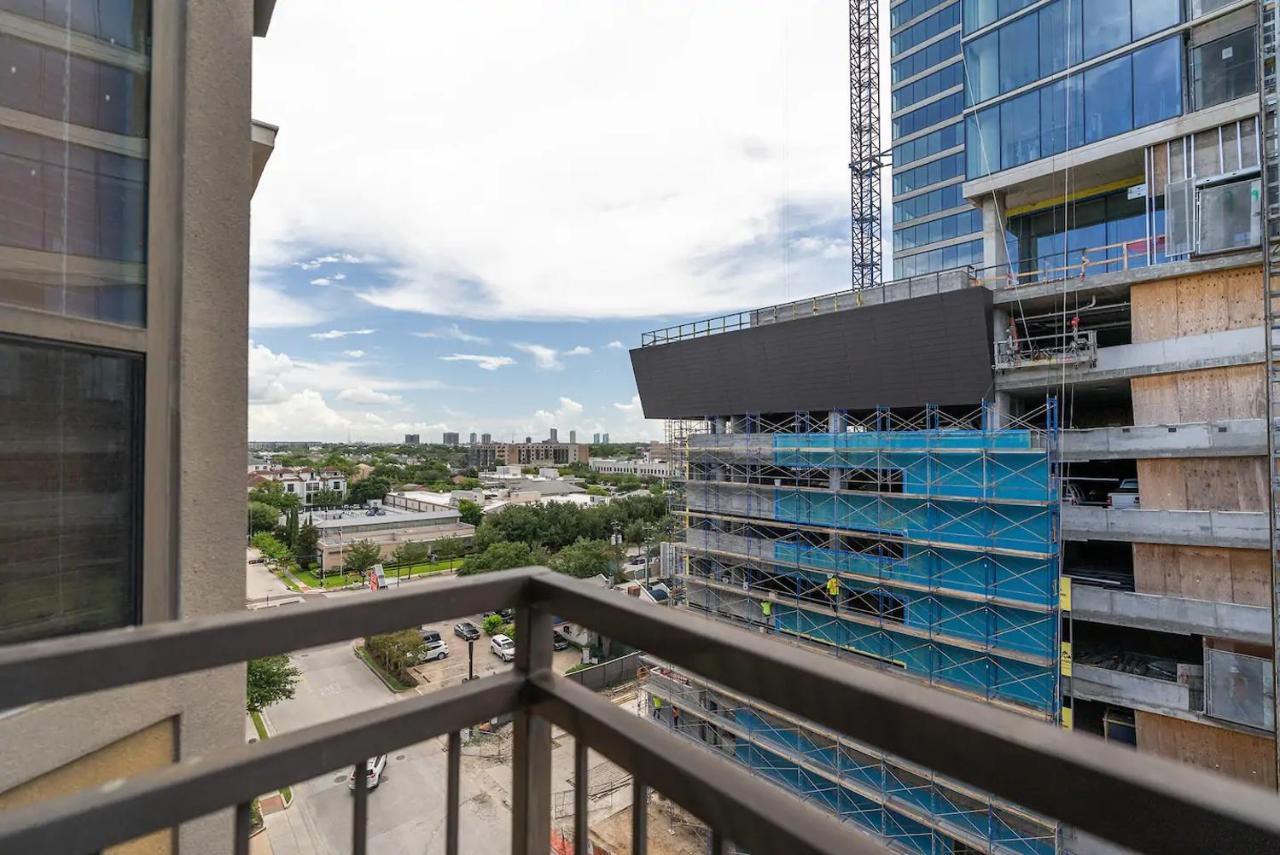 Spacious Flat + Gym + Pool Apartment Houston Exterior photo