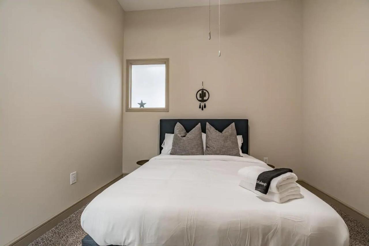 Spacious Flat + Gym + Pool Apartment Houston Exterior photo
